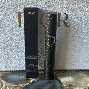Dior Overvolume 24-Hour Extreme Volume Mascara – Lash-by-Lash Definition.